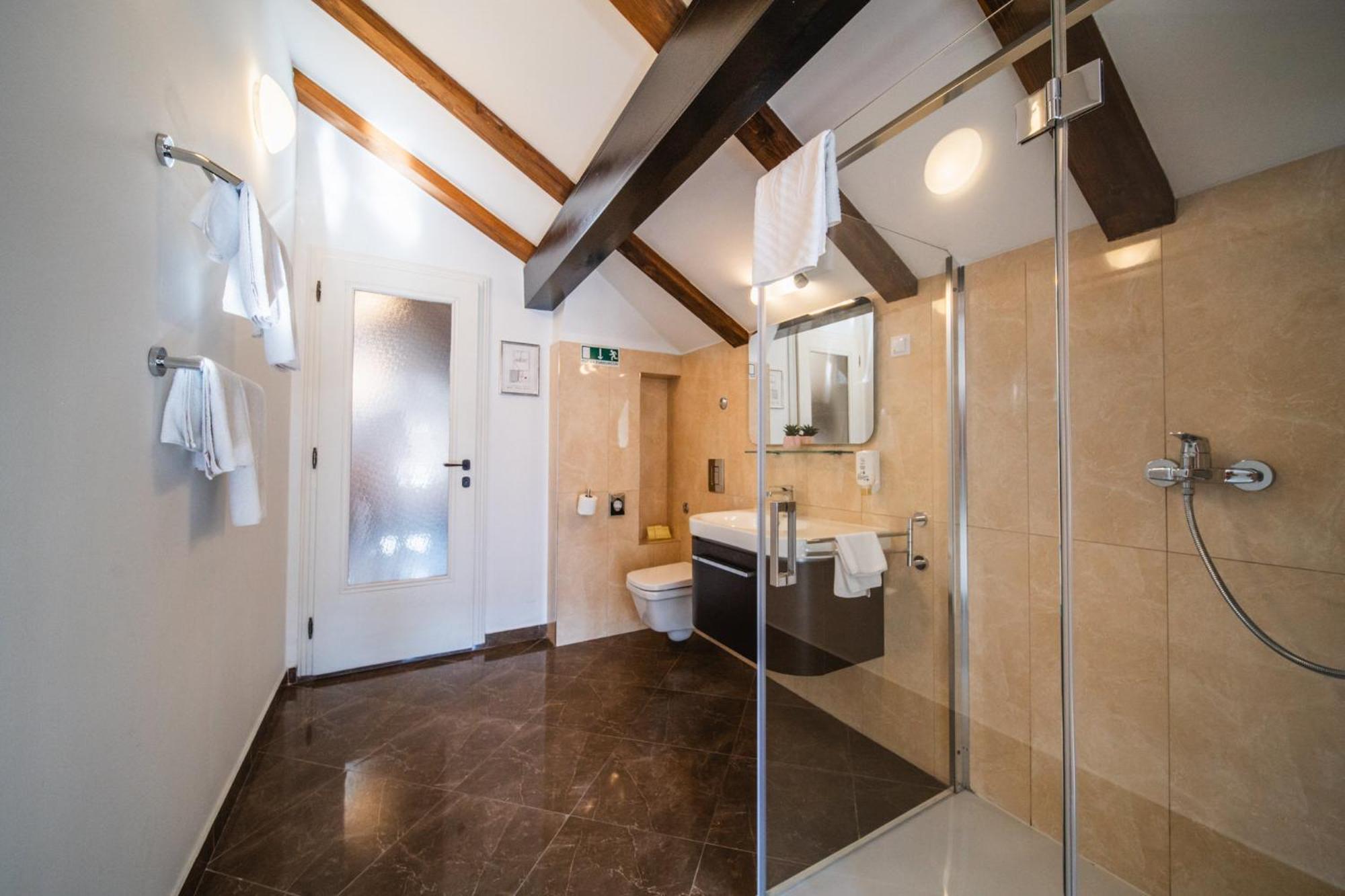 Sunce Palace Apartments With Free Offsite Parking Дубровник Екстериор снимка