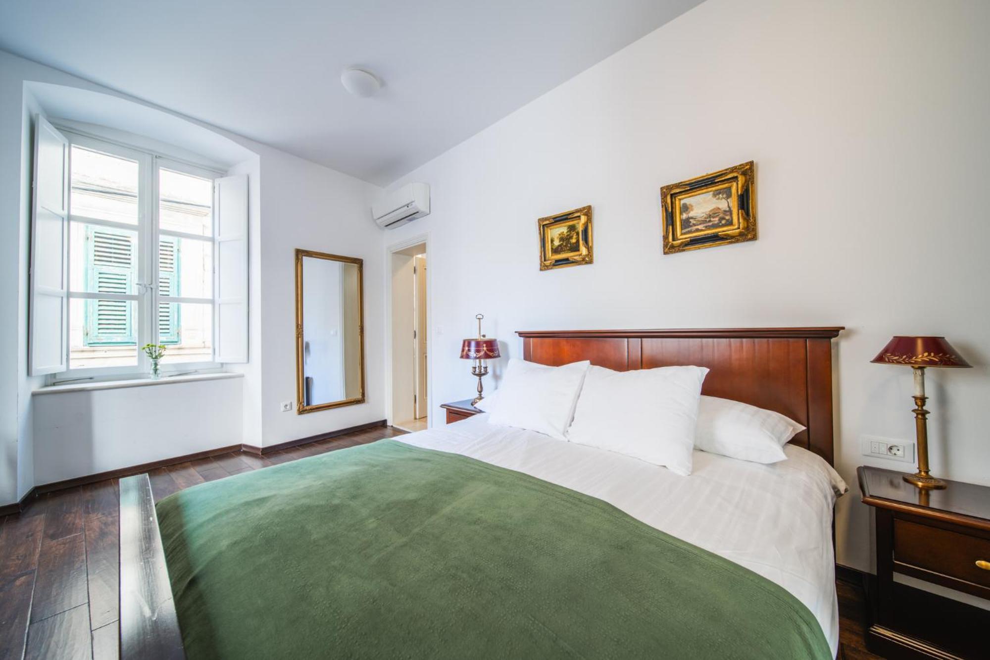 Sunce Palace Apartments With Free Offsite Parking Дубровник Екстериор снимка