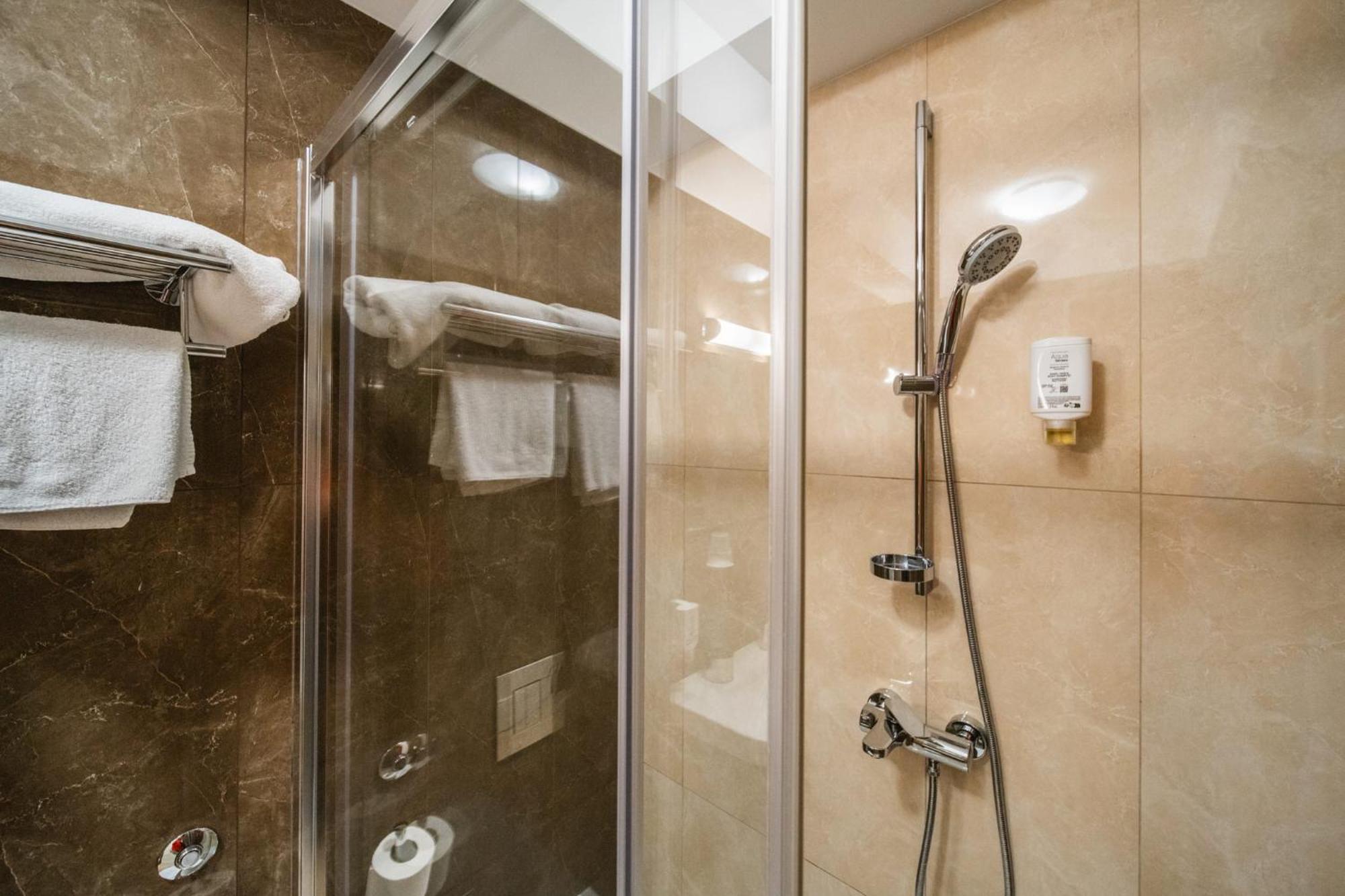 Sunce Palace Apartments With Free Offsite Parking Дубровник Екстериор снимка