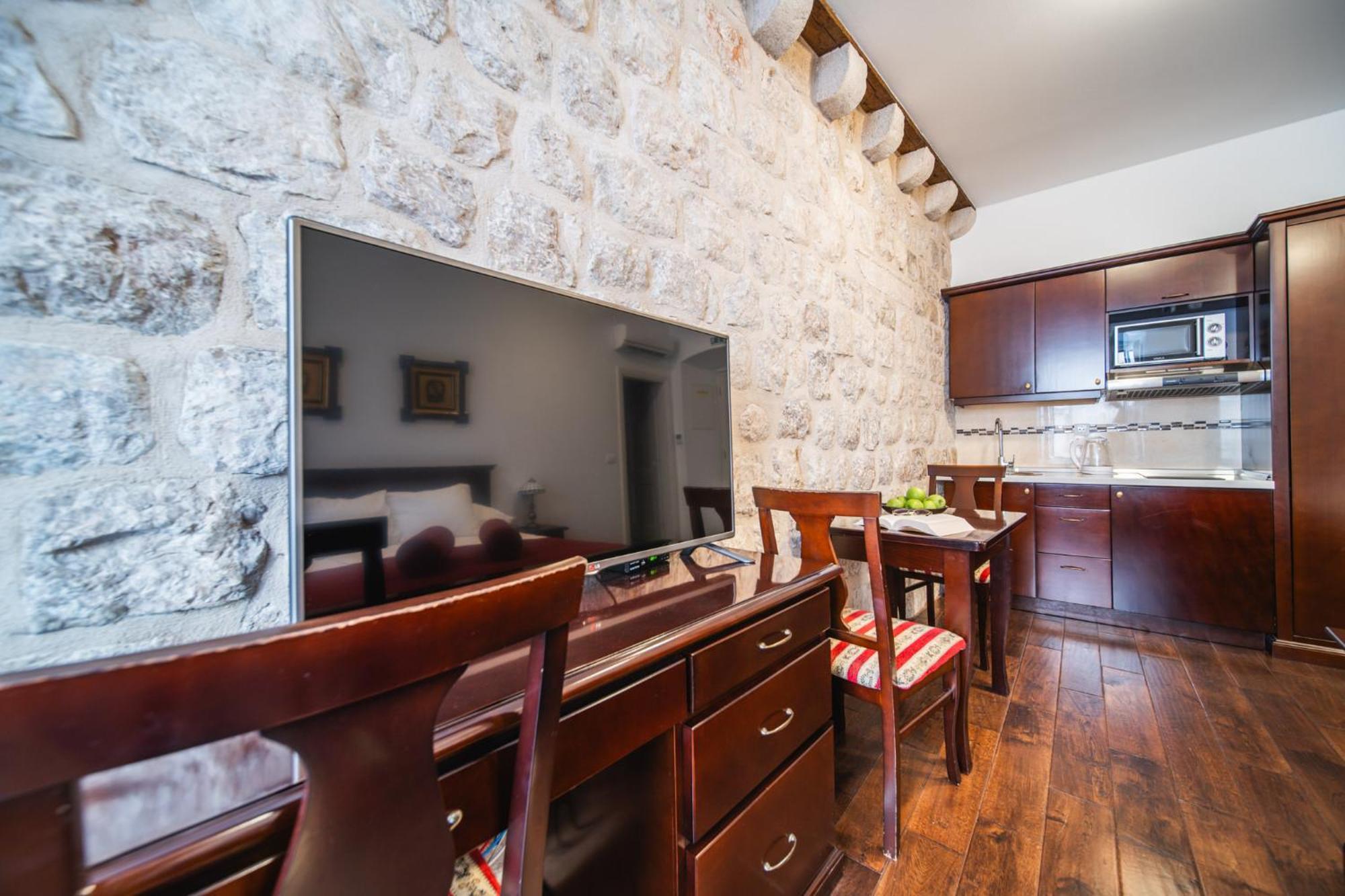 Sunce Palace Apartments With Free Offsite Parking Дубровник Екстериор снимка